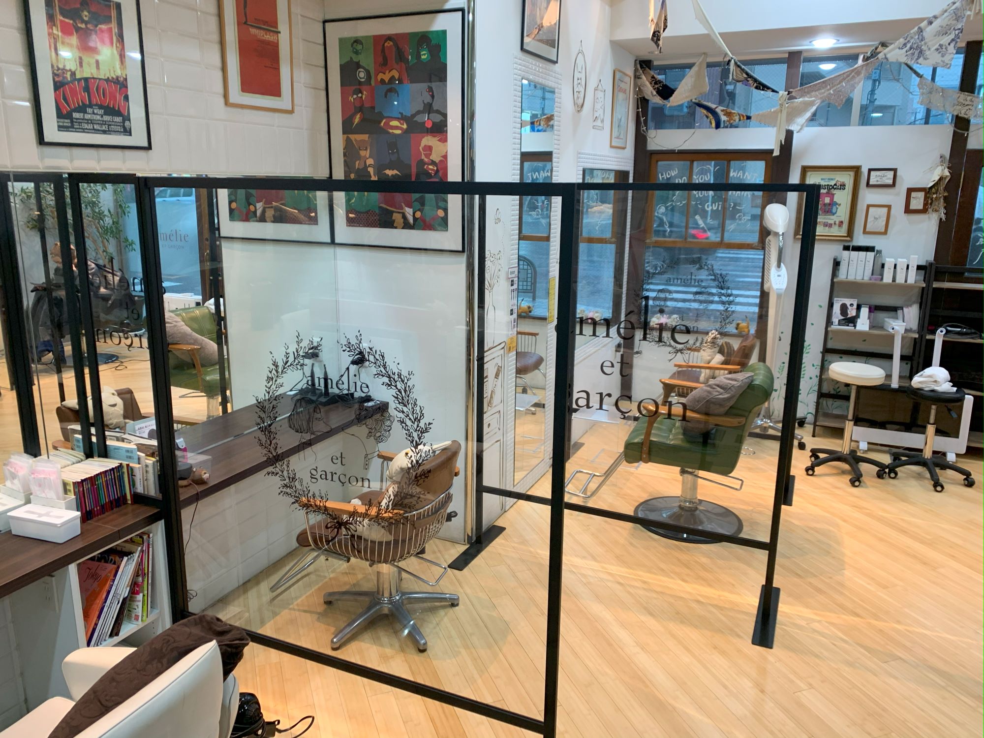 【導入事例】美容・サロンパーテーション３（オクタノルムシステム）