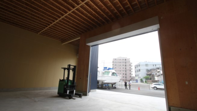 大空間の木造ガレージ　デザイン『G-FACTORY』