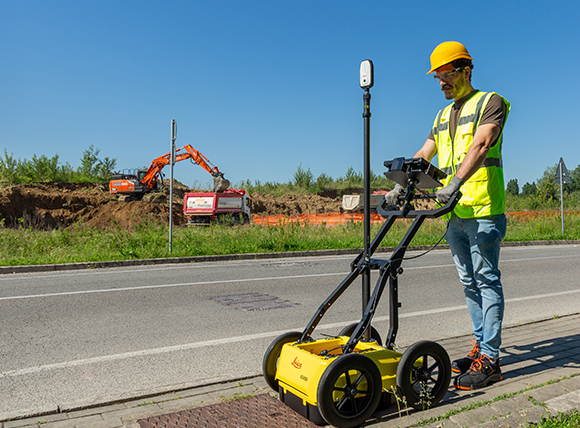 広帯域パルス式 二周波地中レーダー　Leica DS4000