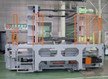 自動車向け燃料タンク成形機