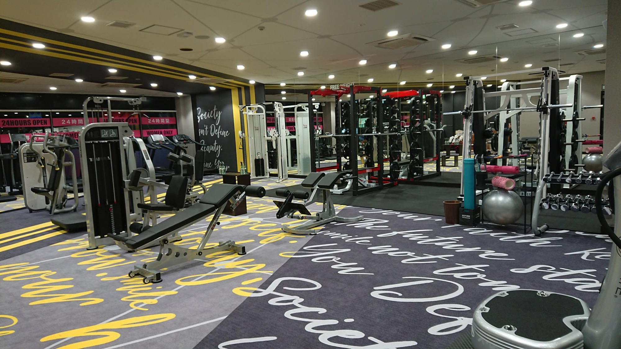 【オリジナルカーペット&内装施工事例】フィットネスジム