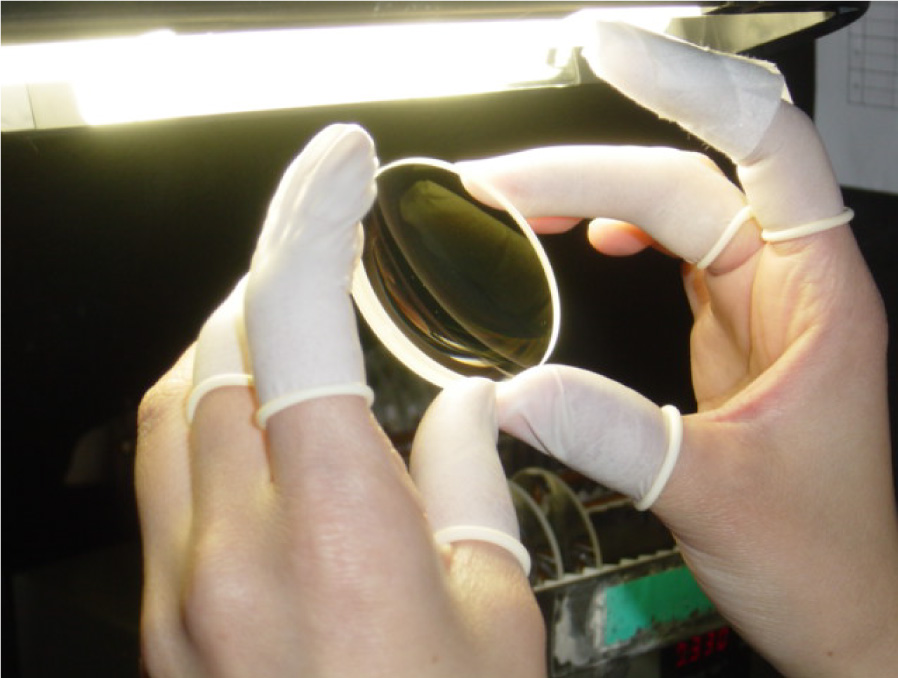 【製造事業】レンズ接合＜月産/100,000ピース対応可能＞