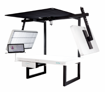 アパレル平置き型自動撮影スタジオ『ALPHATABLE』