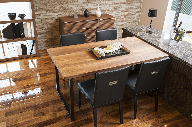 ダイニングテーブル『RAMA（ラマ）』