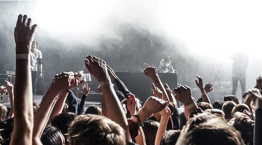 360°VRライブ配信　～本物がその場で体験できるVR～