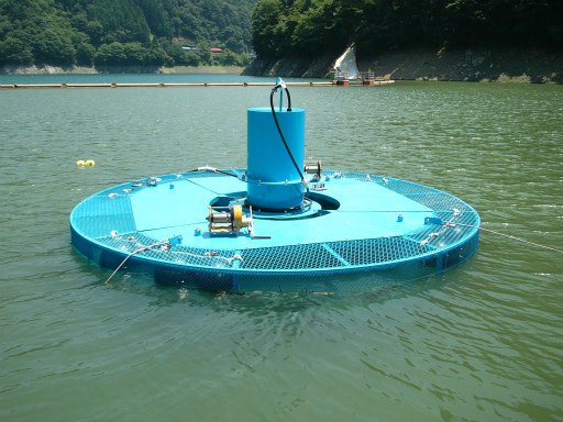 プロペラ式湖水浄化装置『アクアファイン』