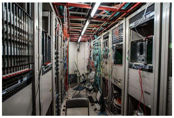 【SynchroAZ導入事例】サーバー管理室