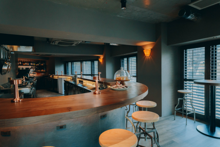 【ウッドシャッター 施工事例】東京都渋谷 CAFE＆BAR