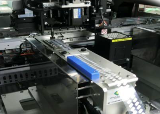 高速貼り付けシステム『FILM FEEDER』