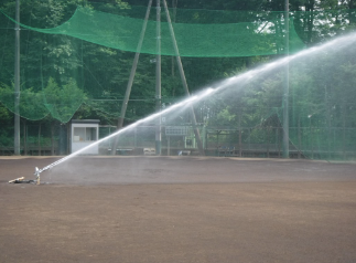 甲子園球児と散水機スプリンクラー 三光産業 | イプロス
