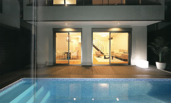 【プールハウスCASE10】4つのリゾート空間をもつ都心の家