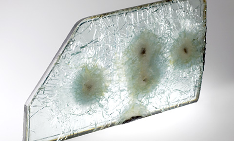 【薄い、軽い、経年劣化がしづらい】防弾ガラス　