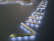 屋外対応LED看板『ダイアモンドバック』