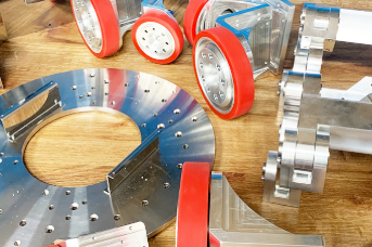 搬送ロボットの企画～アフターメンテナンスまでトータルでご提案