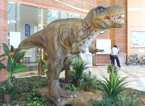 わくわく恐竜王国　動く大型恐竜ロボット