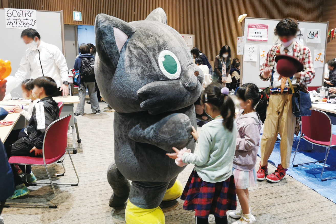 ピカチュウ　着ぐるみ　エアー　インフレータブル ピカチュウ 着ぐるみ エアー インフレータブル - メルカリ