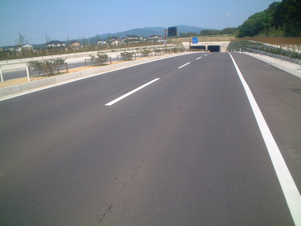 下水汚泥焼却灰入りアスファスト合材『リビルドアスコン』