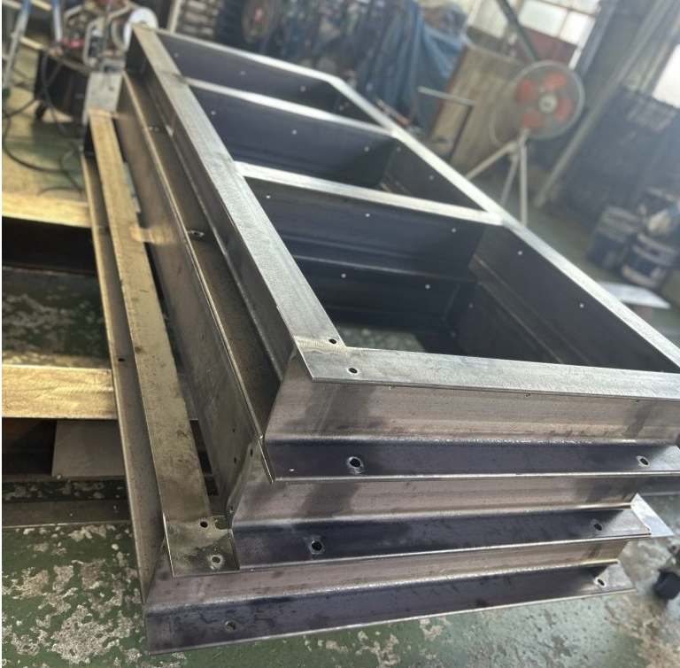 今日も架台、ガダイ、ベース