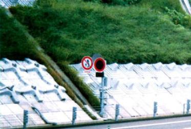 斜面防災工法　地すべり防止用　ＦＦＵ受圧板