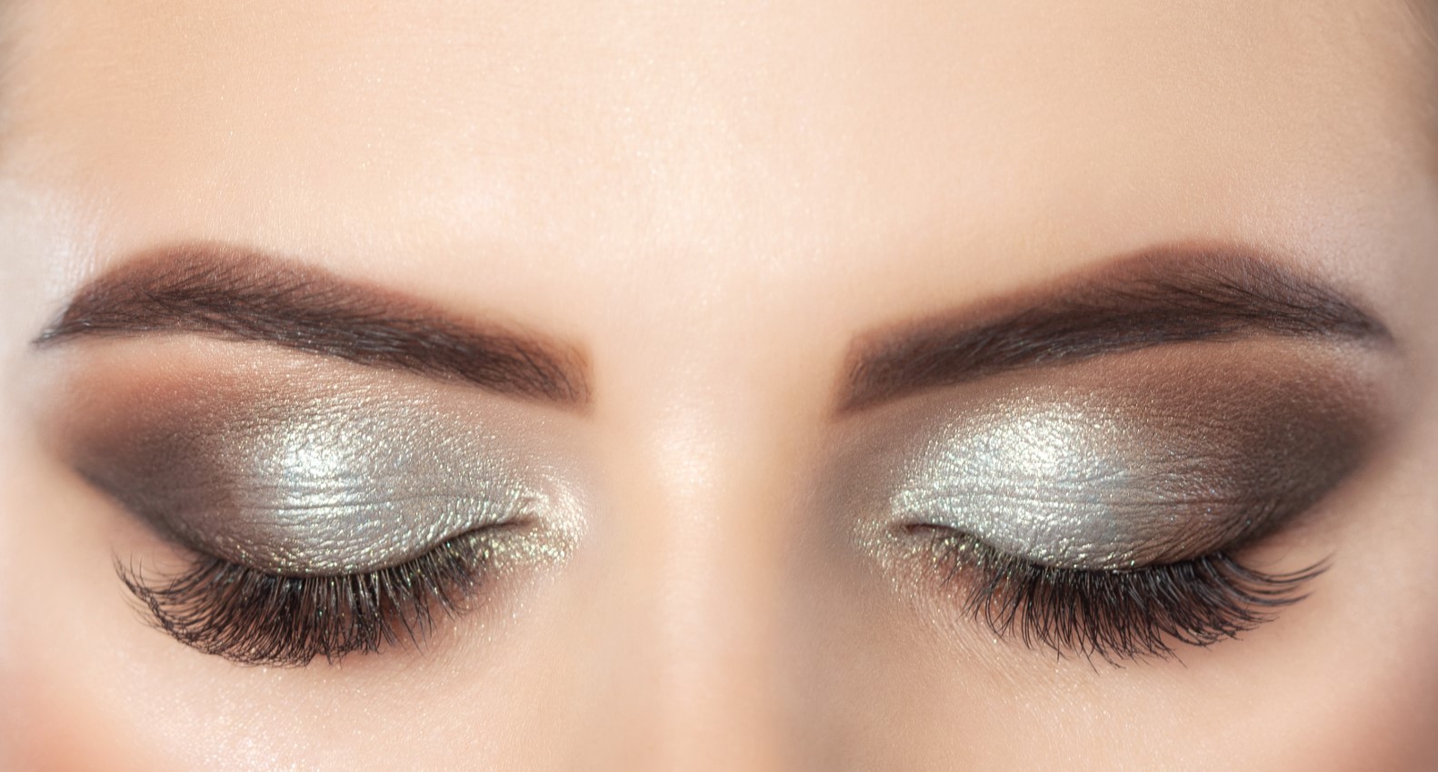 高輝度・高発色！化粧品用エフェクト顔料『Cosmicolor』