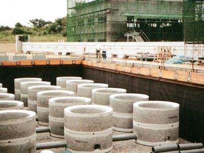 多孔質コンクリート『浸透ポラコン』【雨水の流出を抑制！】