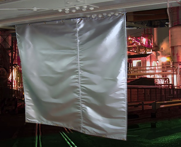 熱中症対策に　遮熱&耐熱カーテン