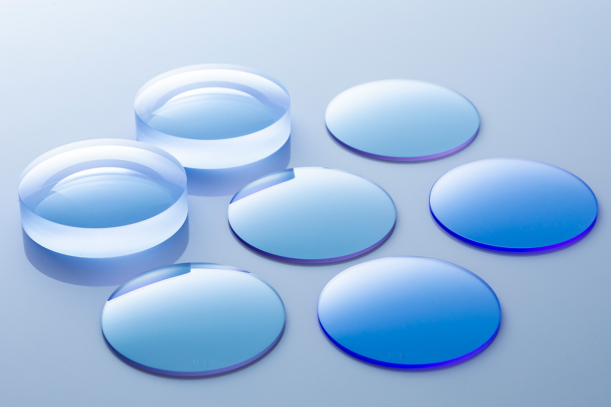 特殊レンズ『Neo Contrast(TM)』