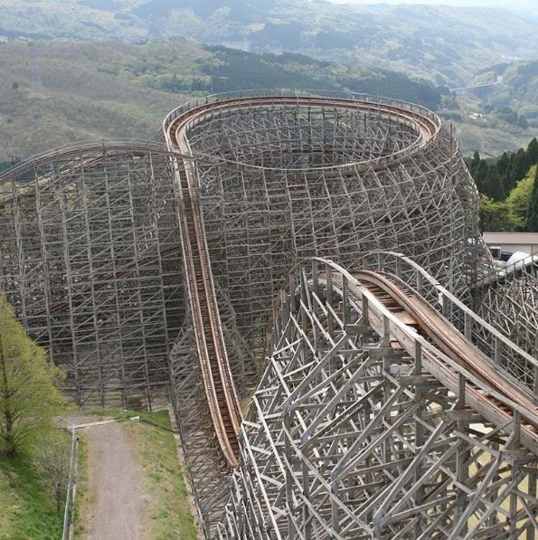 木製ジェットコースターにも利用】腐らない木は置きっぱなしでOK コシ