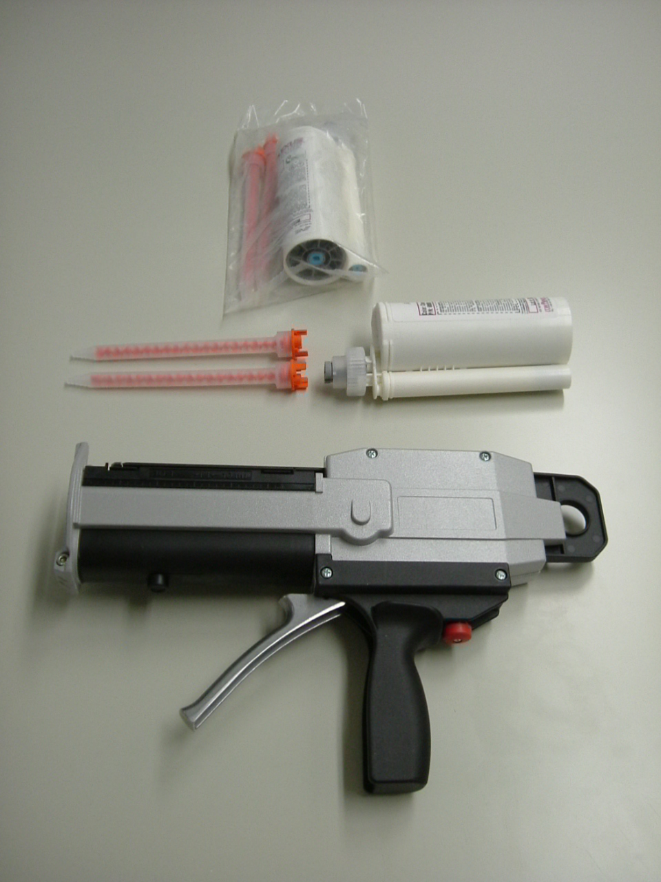 アクリル・人工大理石の接着剤「MA685」（高透明2液型接着剤）