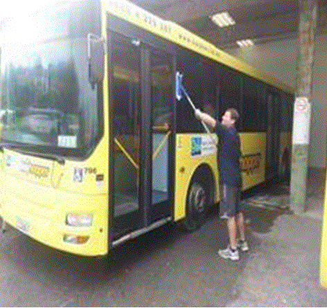 高耐久性ガラス表面処理クリアシールド　1800台のバスに採用