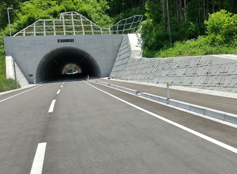 水平自立積大型ブロック『レベロック』