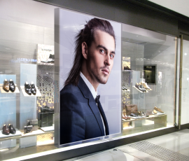 店舗向け大画面設置事例！（サイネージを使用した販売促進）