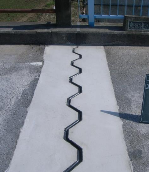 伸縮装置『ハイブリッドジョイント』