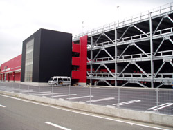 連続傾床型立体駐車場