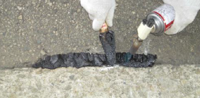 路面補修材『クイックバー』