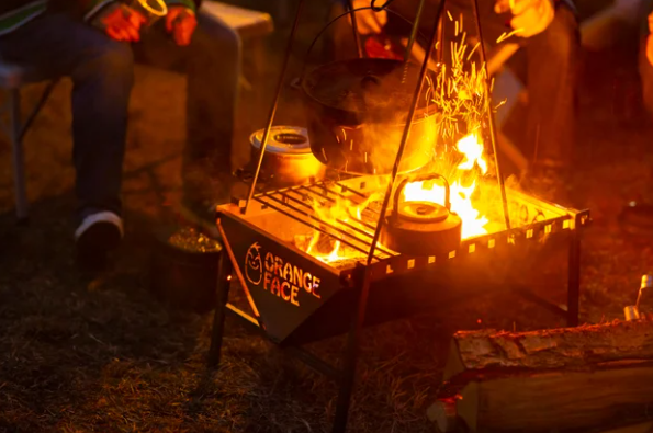 焚き火キッチン『ORANGE FACE』