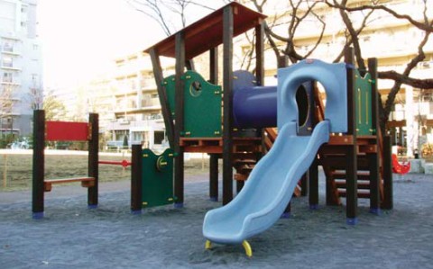 木製遊具『ニコランド』