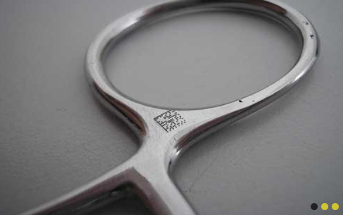 【マーキングシステム導入事例】医学　データマトリックスを刻印