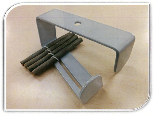 トンネル照明用ケーブルサポート