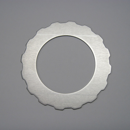 クラッチプレートへの「浸窒焼入れ処理」（低歪熱処理）