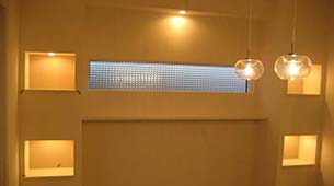 インテリアコーディネートの幅を広げるのはまずガラスから