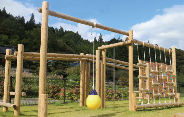 保育施設向け大型複合遊具『ウッドランド』