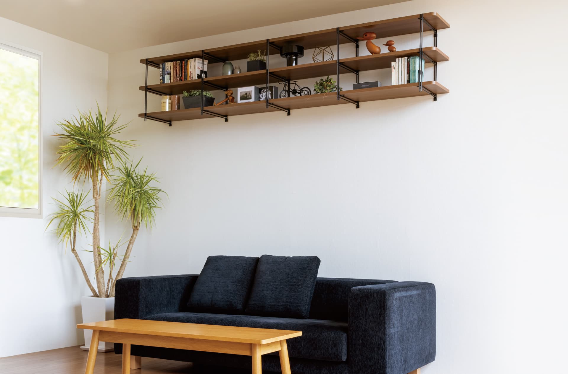 棚板と組み合わせて新たな収納スペースを生み出す「棚受金物」 | 南海