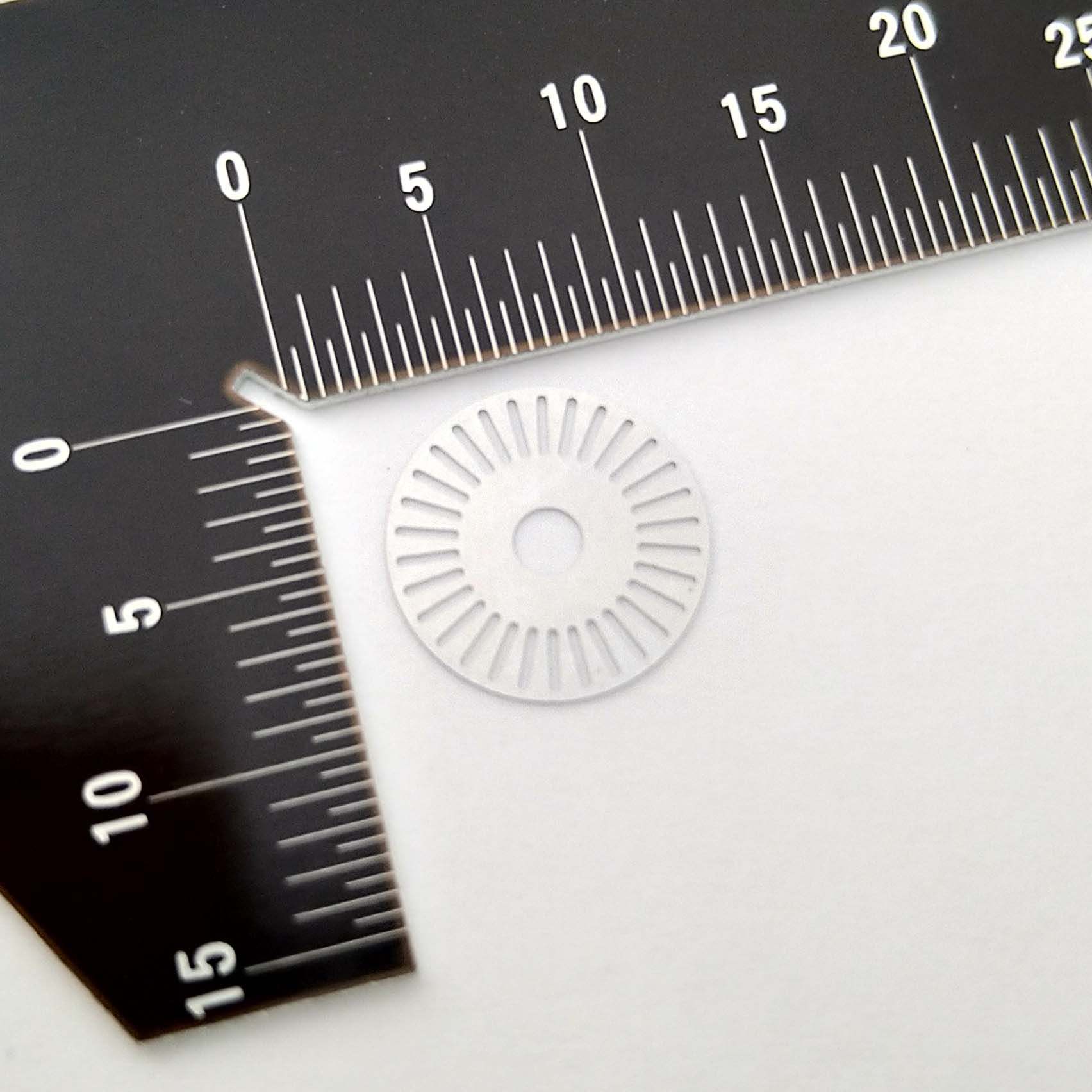 医療用の器具パーツにも採用！高精度な微細スリット加工円盤