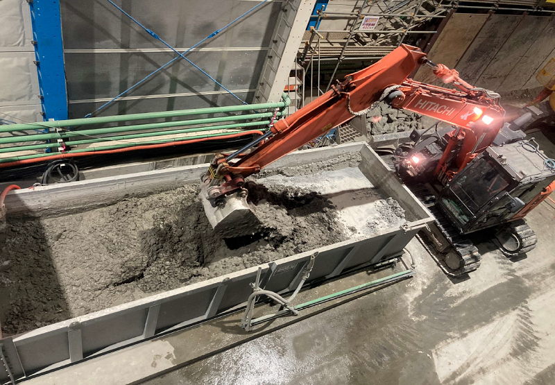 高含水泥土改良剤MTシリーズ【施工事例】都市部山岳工法工事