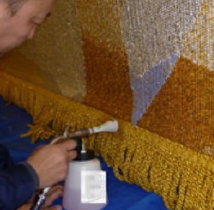 『緞帳クリーニング』