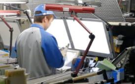 AI画像検査システム　鏡の表面検査工程