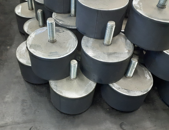 大型・中型・長尺ゴム製品開発のお手伝いをいたします