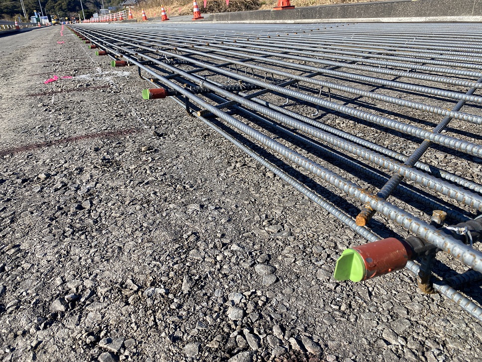 【コンクリート舗装】ネジ付タイバー保護キャップ(NETIS)