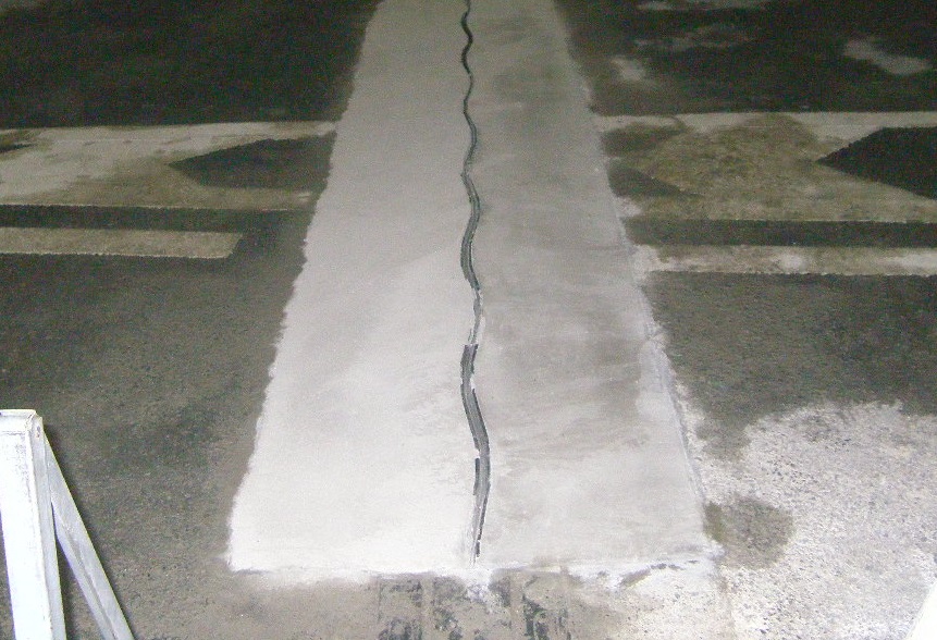 伸縮装置ハイブリッドジョイント【施工事例　東京都その1】